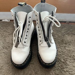 Dr Martens sinclair flatform zip leather boots in white size 6
